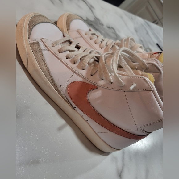 NIKE Blazers - Picture 2 of 6